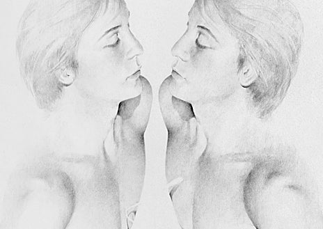 Imagen secundaria 1 - De arriba abajo, fotografía de Maya Goded en la galería Memoria; 'Narciso' de Roberto González Fernández (Arriaza 11) y autorretrato de Fabio McNamara en My Name's Lolita 