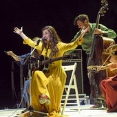 Sílvia Pérez Cruz obra milagros y multiplica canciones en su gran noche en el Grec