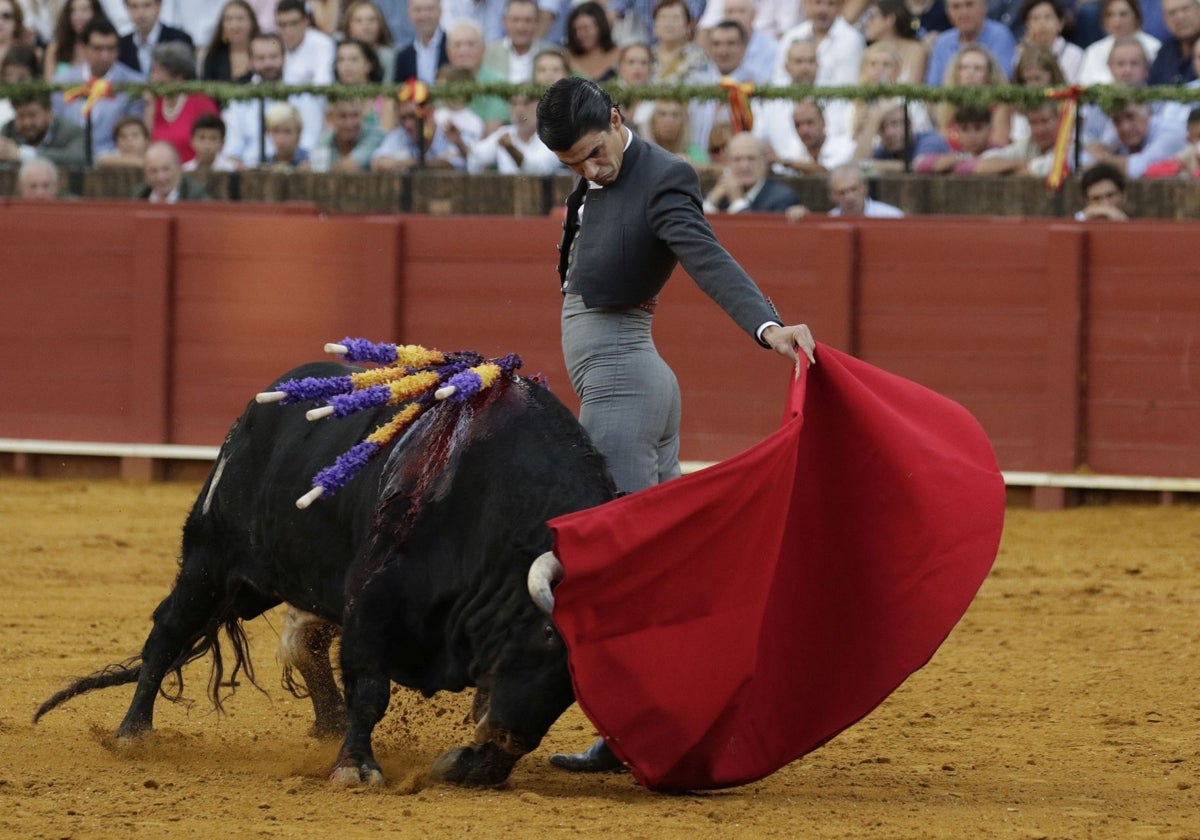 Natural de Pablo Aguado en una de las ediciones de este festival benéfico de la Maestranza