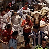 El tercer día de los encierros de San Fermín, en imágenes