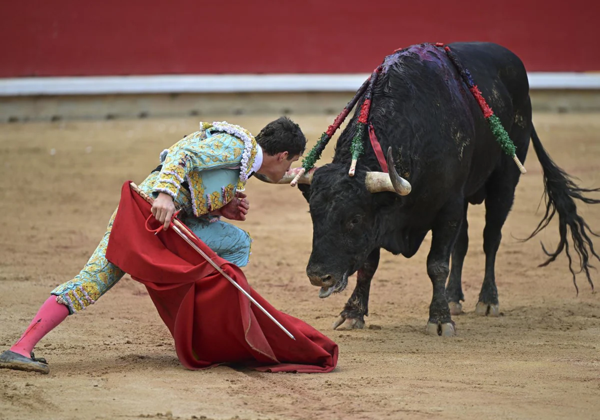 Lección de Daniel Luque en el fiasco ganadero de Pamplona