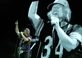 Pearl Jam lucha contra el viento y sale airoso de milagro en el Mad Cool