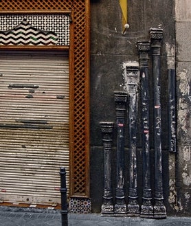 Imagen secundaria 2 - De arriba abajo, 'Luz del pasado', de Paloma Navares; y 'Girl in a Box. Leningrad', y 'Pipes. Madrid', de Savelev