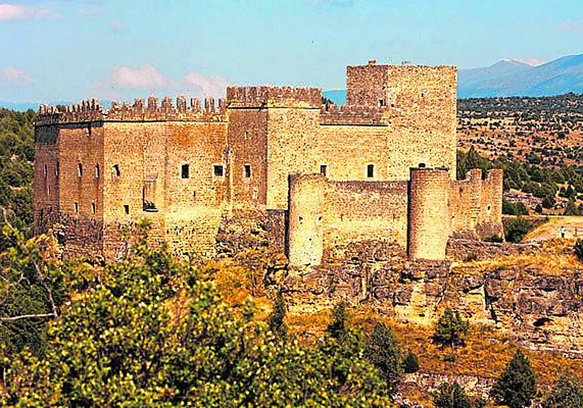 Vista general del castillo de Pedraza