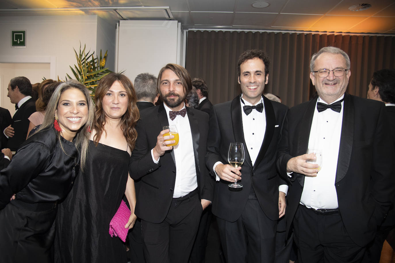 Las periodistas de ABC Karina Sainz Borgo y Rebeca Argudo, junto al columnista Juan Soto Ivars, el escritor Jorge Freire y Antony Jones, CEO de Motivait