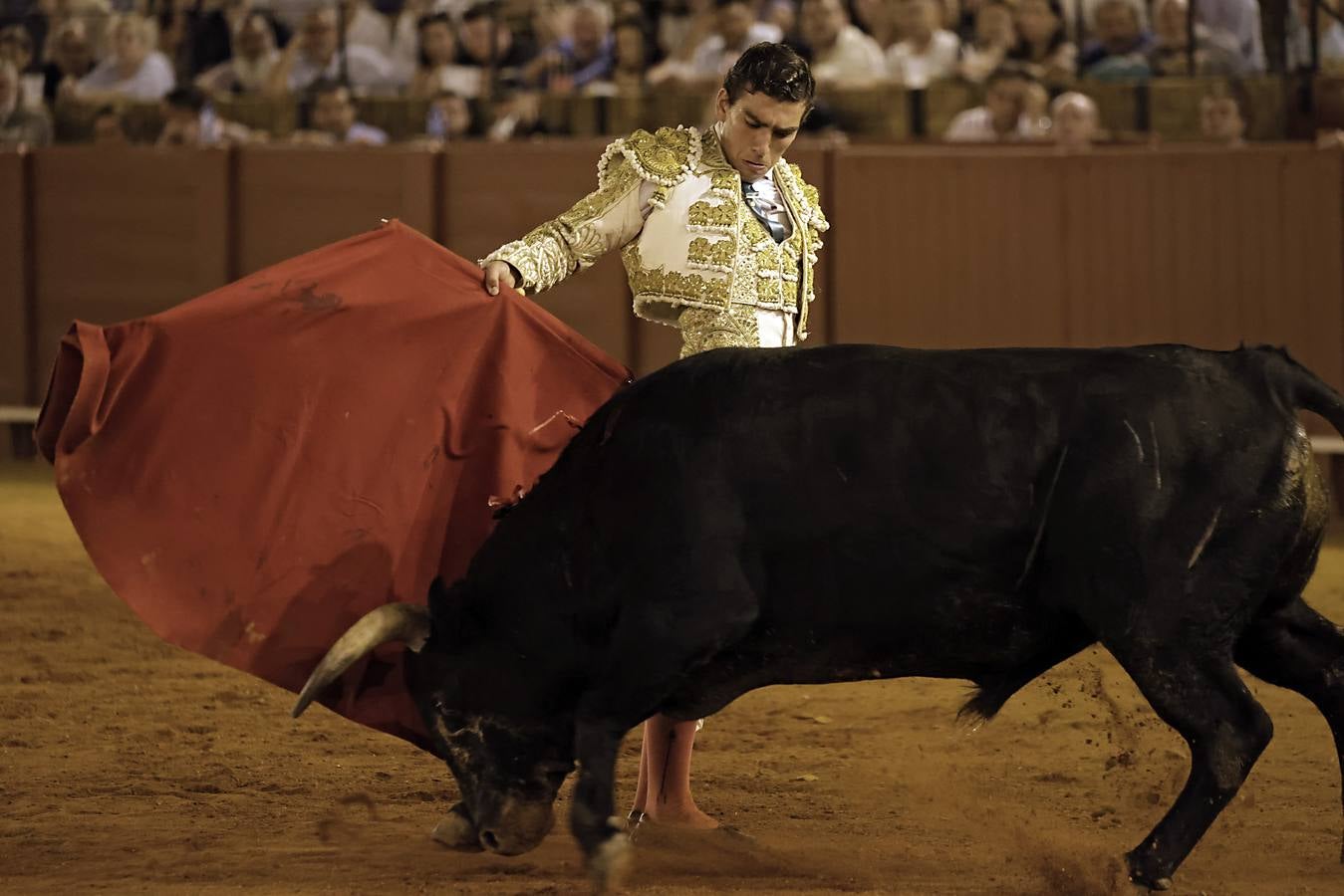 Pepe Martínez, de Valencina de la Concepción, fue el triunfador de la final tras cortar dos orejas