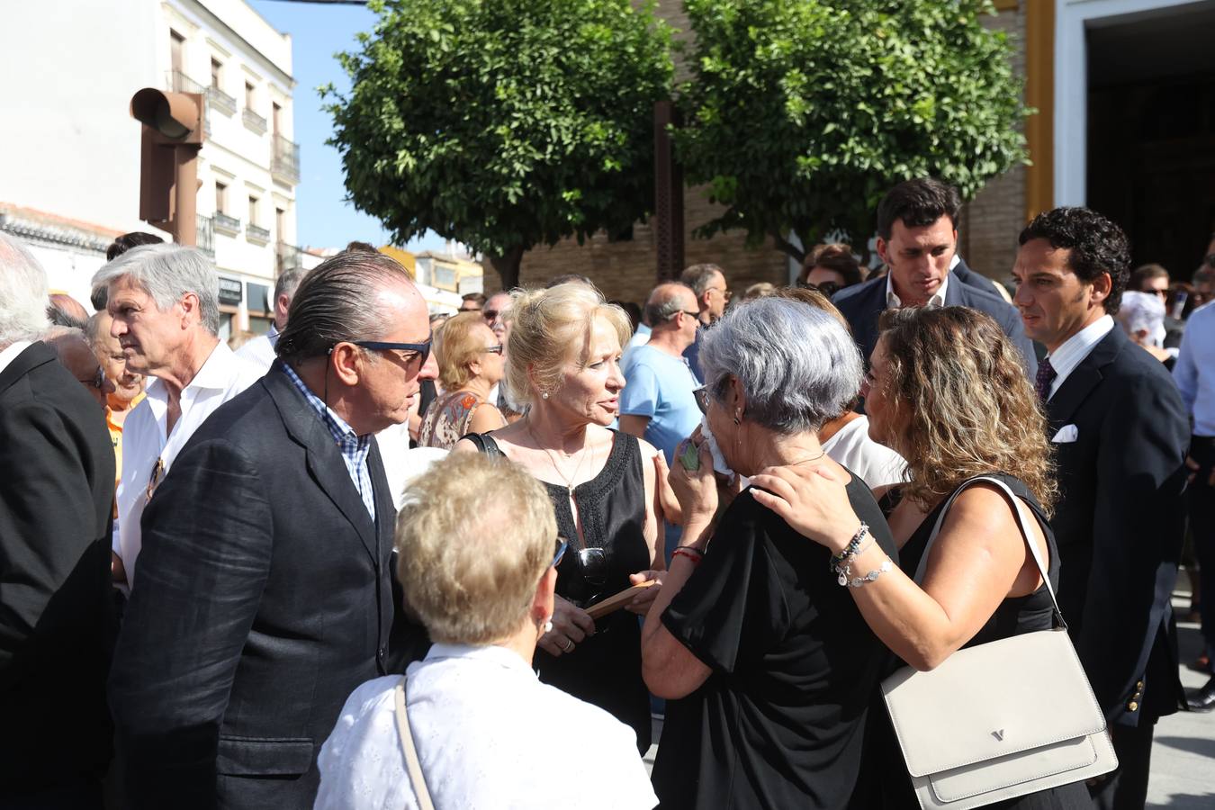 Entierro del torero Paco Camino en Camas