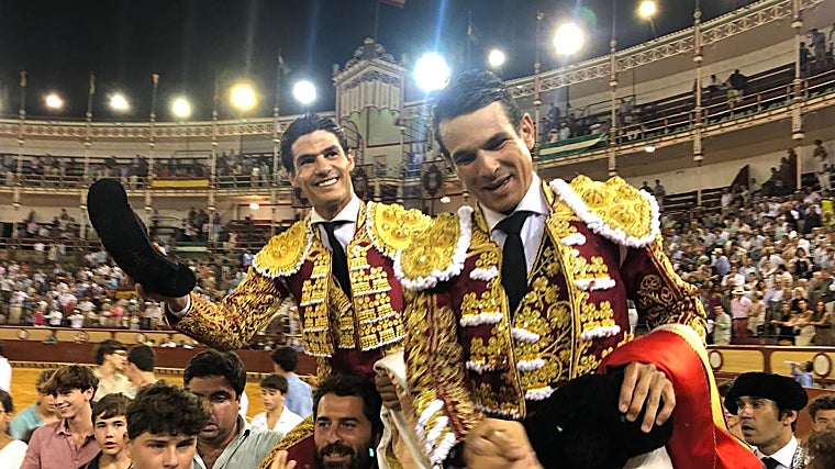 Pablo Aguado y Manzanares salieron a hombros de la Plaza Real