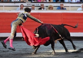 Toros en Bilbao, en directo: última hora de Sebastián Castella, Miguel Ángel Perera y Emilio de Justo desde la Plaza de Vista Alegre hoy