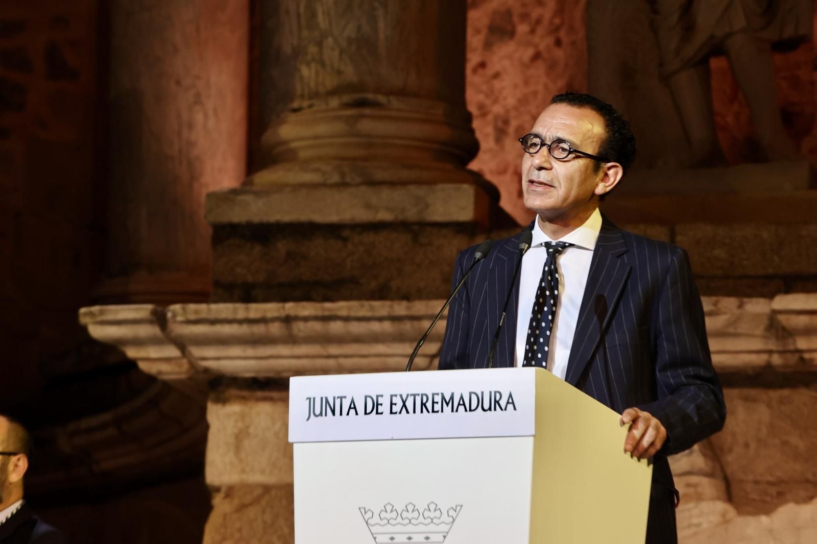 Diego Doncel durante su discurso ciudadano en el acto de entrega de las Medallas de Extremadura