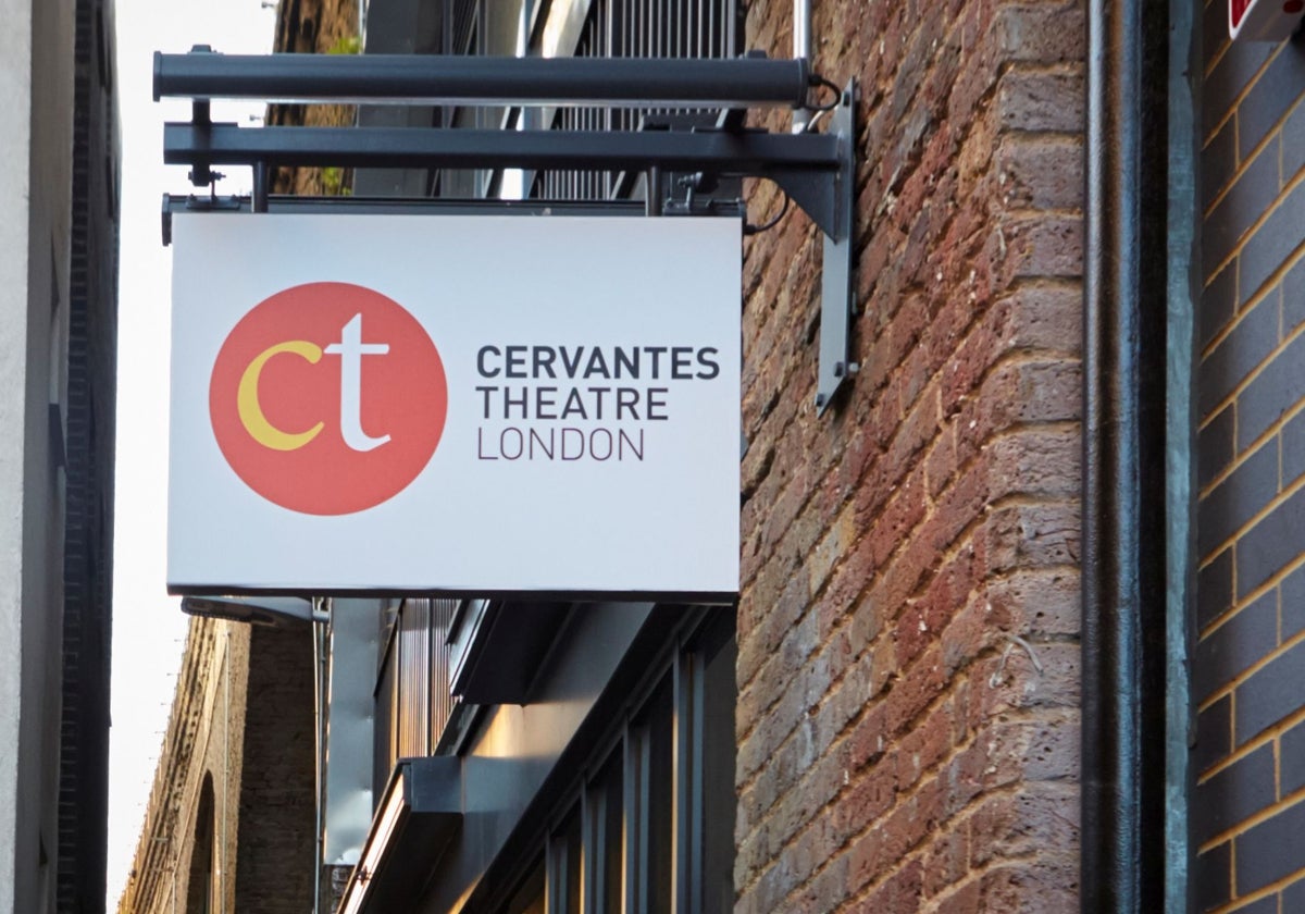 Cartel del Cervantes Theatre, en Londres