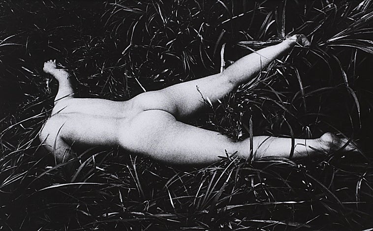 Imagen principal - De arriba abajo, 'Kagerou' (1972), de Daido Moriyama; 'Concepción' (2006), de Pierre Gonnord; y 'Distrito V' (1959), de Joan Colom