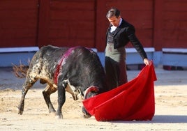 El exquisito toreo de Juan Mora, el poderío de Paco Ureña y la inspirada personalidad de David Galván triunfan en Chinchón