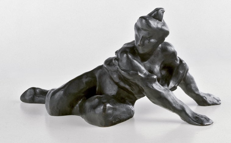 Imagen principal - Arriba, 'Desnudo apoyado sobre las manos', 1905. Museo d'Orsay, París. Sobre estas líneas, a la izquierda, 'Desnudo recostado con camisa', 1906. Museo d'Orsay, París. A la derecha, 'Desnudo sobre sillón con los brazos detrás de la cabeza', 1950. Museo Matisse de Niza