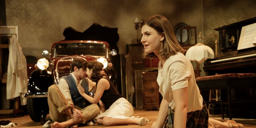 İspanyolların savaş sonrası büyük romanı 'Hiçbir Şey' sahnede hayat buluyor