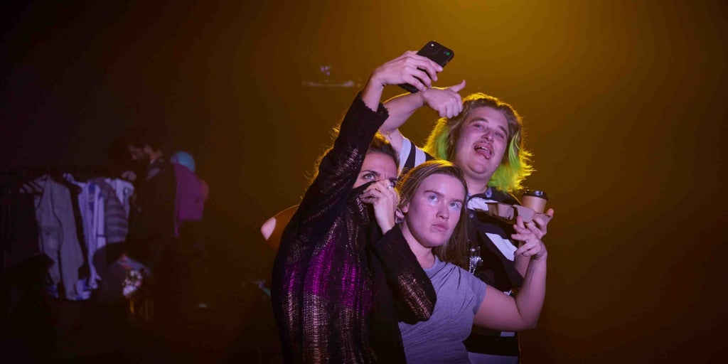 'Kakofoni' sosyal ağların gücünü ve zulmünü sahneye çıkarıyor