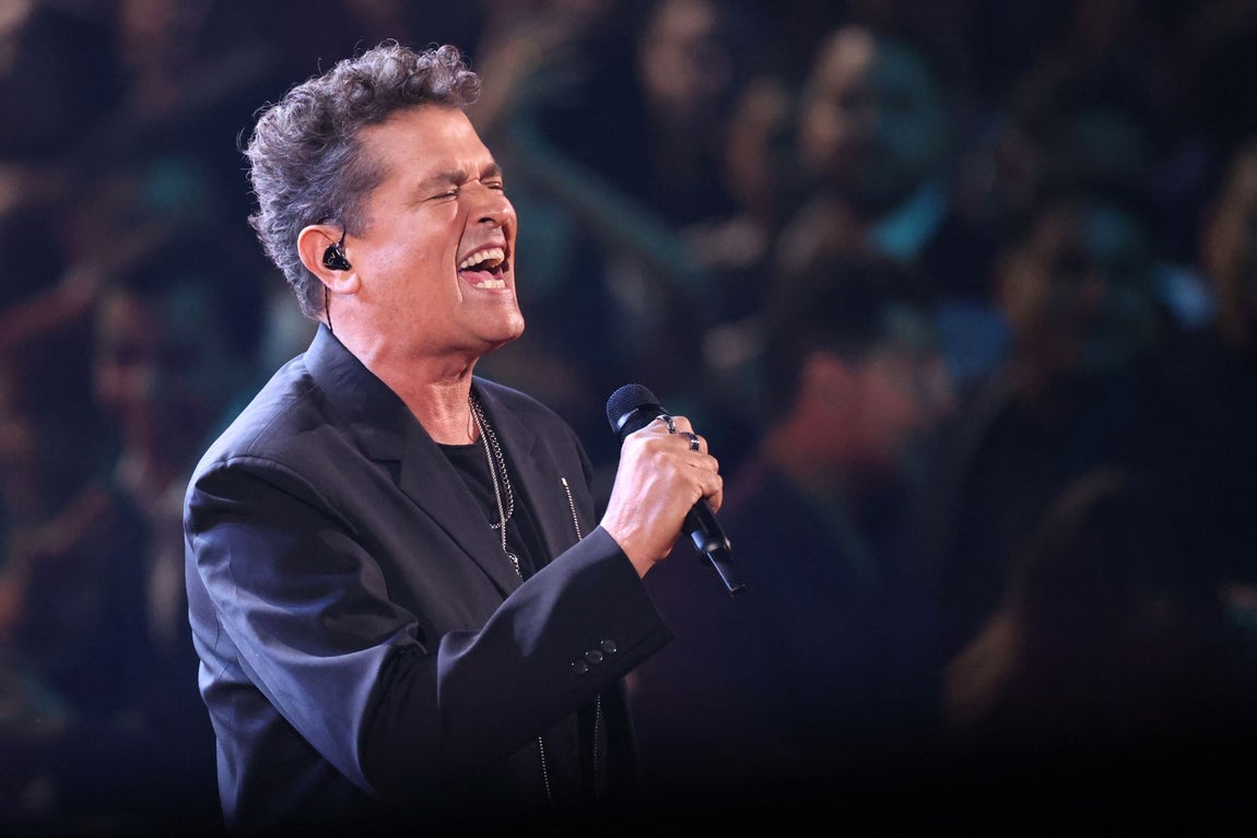Carlos Vives, durante un instante de su actuación en los Grammy latinos.