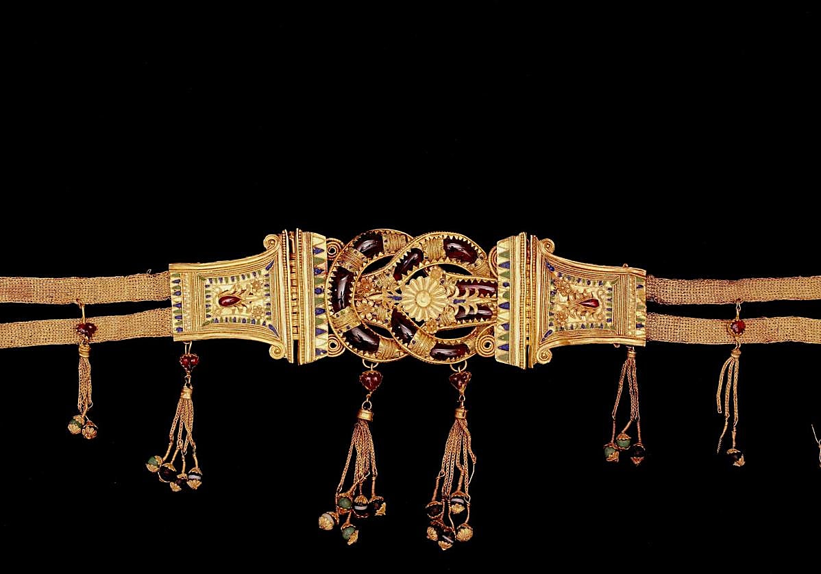 Diadema de oro de bandas trenzadas perteneciente al Tesoro de Karpenisi