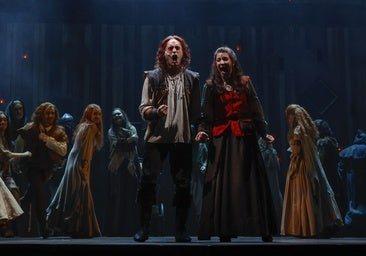 'Los pilares de la Tierra', una catedral sobre la escena