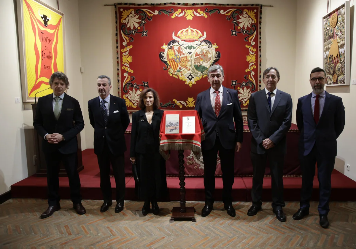 Presentación de las dos nuevas publicaciones en la Real Maestranza de Caballería de Sevilla