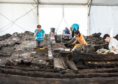 Imagen secundaria 1 - Epecialistas del Centro de Arqueología Subacuática durante el estudio y documentación del Delta 1