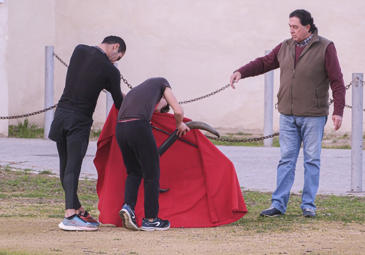 Tomás Campuzano usaba hasta ahora la explanada del Monasterio de la Cartuja para enseñar a los novilleros