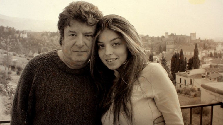 Enrique Morente y su hija Soleá, en Granada, al finales de la década de 1990