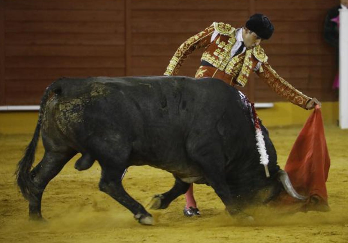 Javier Castaño, con la montera calada