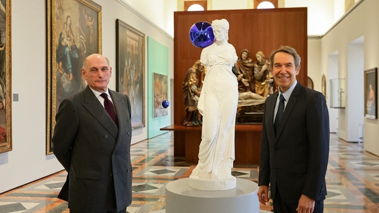 Koons, a la derecha, con Bernard Ruiz-Picasso