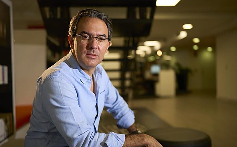 Imagen principal - Juan Gabriel Vásquez, María Fasce y Pilar Adón entre las novedades del mes de enero.