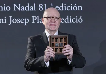 Jorge Fernández Díaz gana el Premio Nadal con una novela autobiográfica, 'El secreto de Marcial'