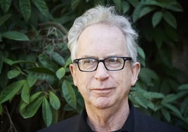 'Muy lejos de casa', de Peter Carey: un nuevo golpe de volante