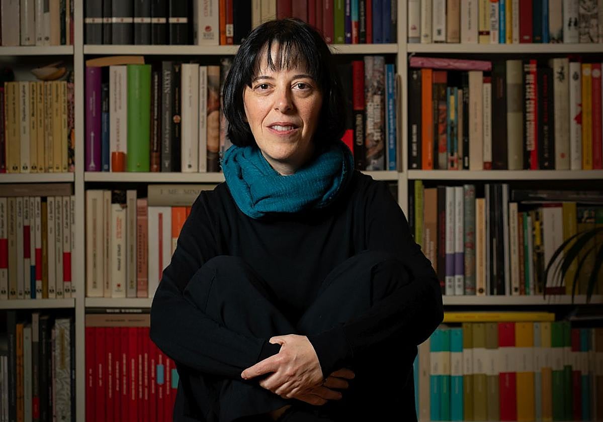 Pilar Adón, retratada en su casa