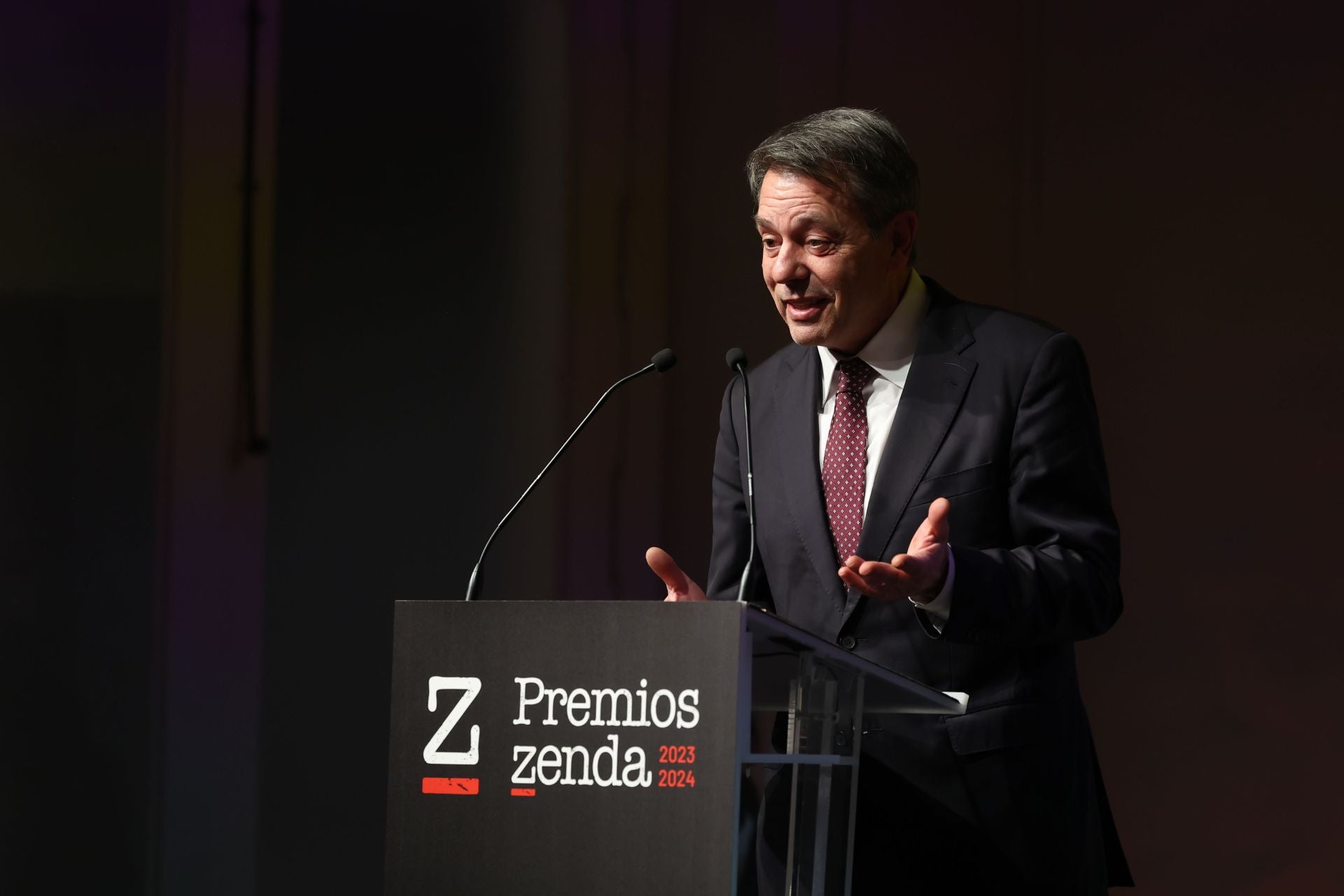 El pintor Augusto Ferrer-Dalmau ha recibido el premio Especial Zenda-Edhasa