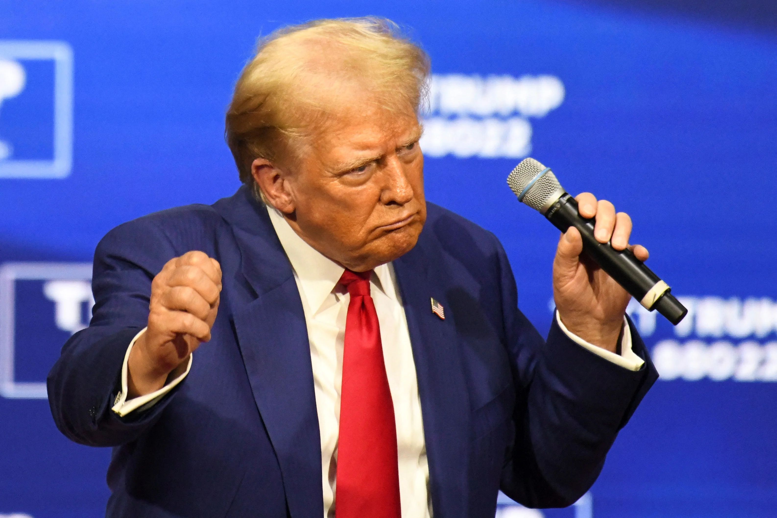 Donald Trump, bailando al ritmo de 'Y.M.C.A.' en uno de sus mítines
