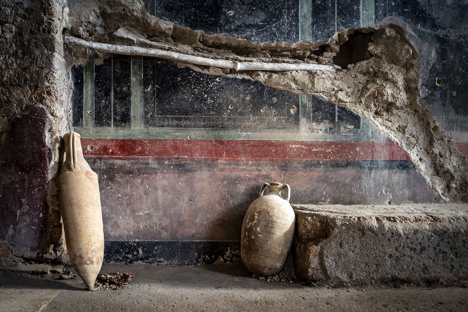 Detalle del peristilo del Frigidarium descubierto en una domus de Pompeya