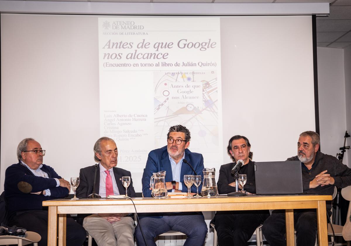 De izq. a dcha.: Jesús Egido, Luis Alberto de Cuenca, Julián Quirós, Ángel Antonio Herrera y Carlos Aganzo