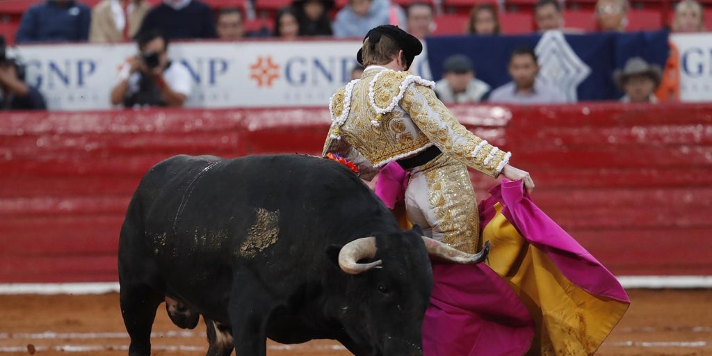 Solitaria oreja para Borja Jiménez en la Plaza México