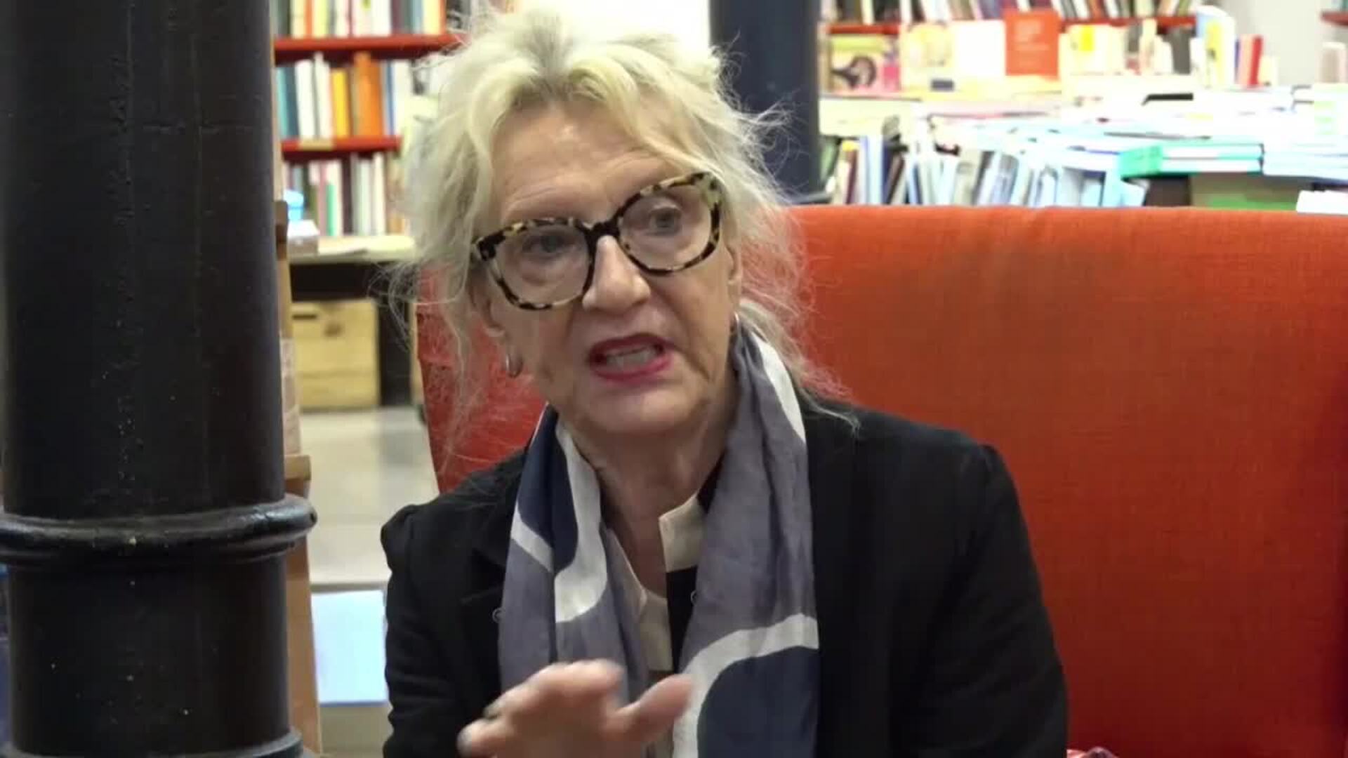 Elizabeth Strout: &quot;Me espanta la combinación entre Trump y Musk, puede ser explosiva&quot;