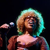 Muere a los 88 años Roberta Flack, la seductora voz de 'Killing me softly with this song'