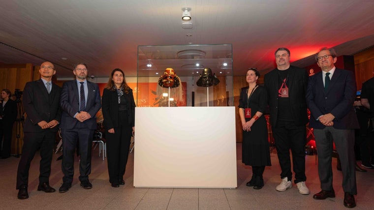 Presentación de la reconstrucción del kabuto en la Galería de las Colecciones Reales