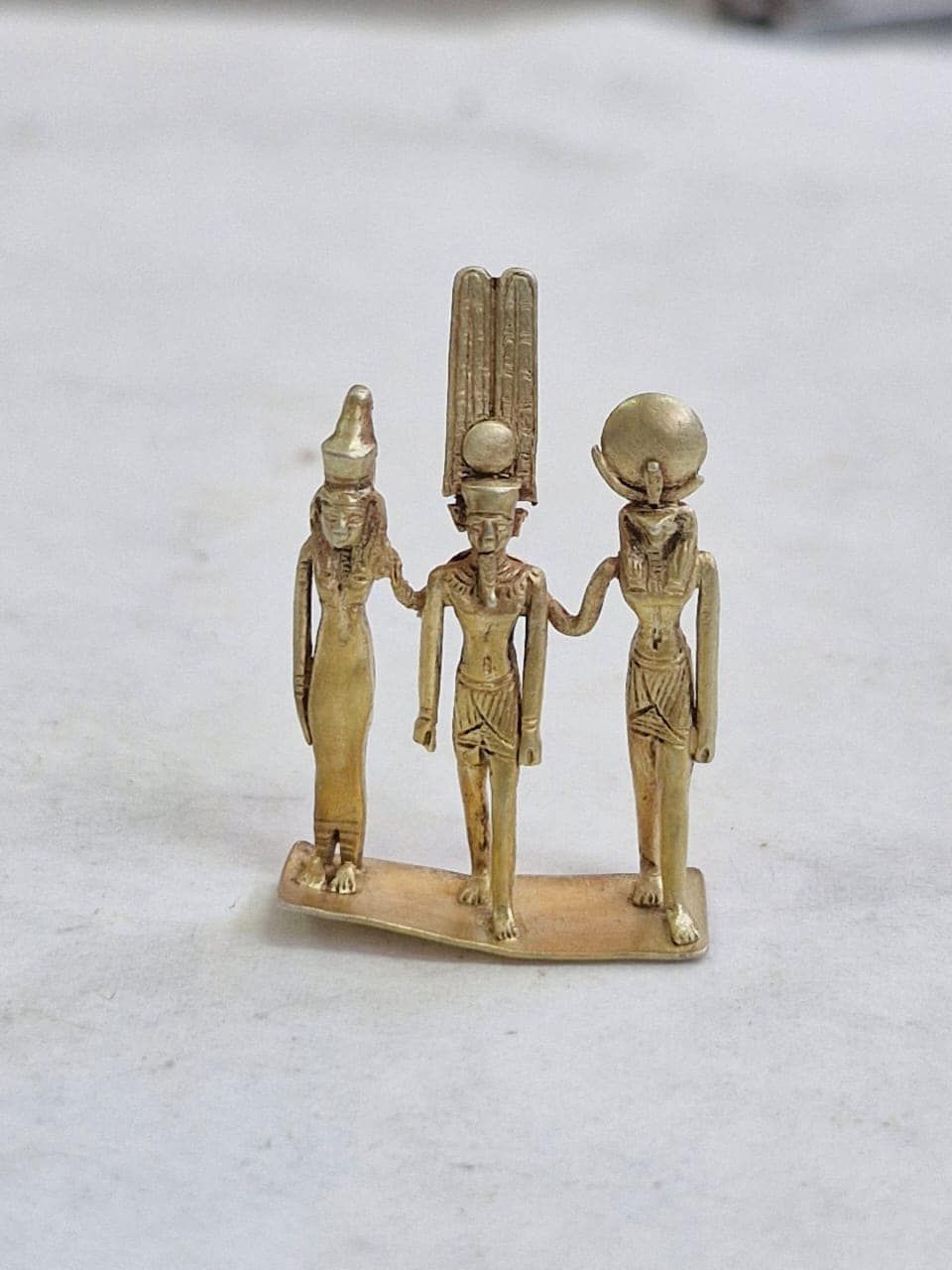 Descubren en los templos egipcios de Karnak un tesoro de oro y piedras preciosas de la Dinastía XXVI