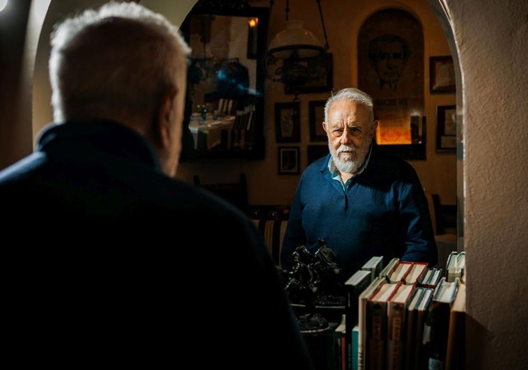 Gonzalo Suárez: «La verdad es que no sé puñeteramente nada, y eso es saber demasiado»