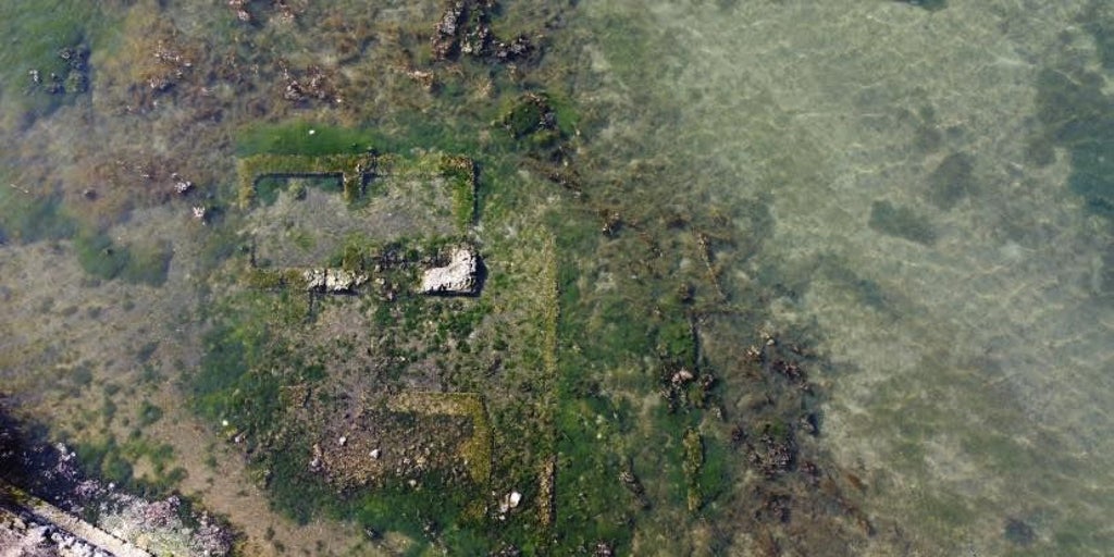 Un fenómeno volcánico saca a la luz una villa romana en un lago napolitano