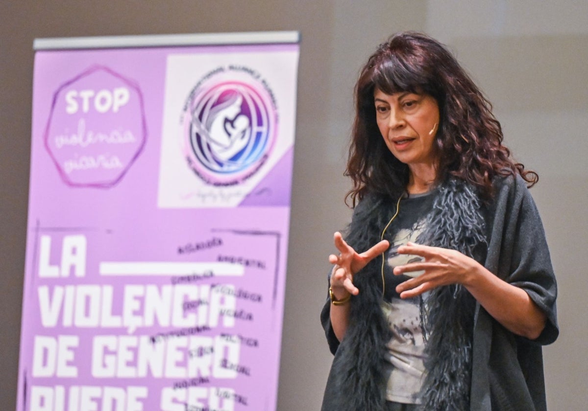 La ministra de Igualdad, Ana Redondo, inaugura la Jornada 'Stop Violencia Vicaria' en la Universidad Isabel I