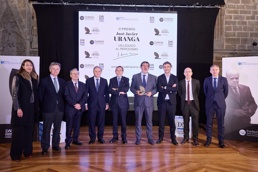 Galería | El director de ABC, Julián Quirós, galardonado con el premio José Javier Uranga