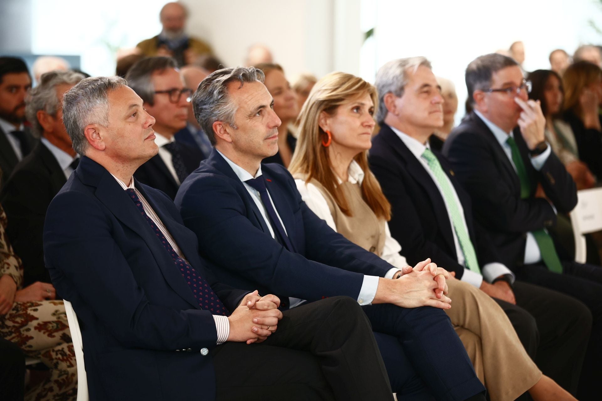 Alberto García Reyes, director de ABC Sevilla; Carlos Novillo, consejero de Medio Ambiente de la Comunidad de Madrid, y Ana Delgado, directora general de ABC 