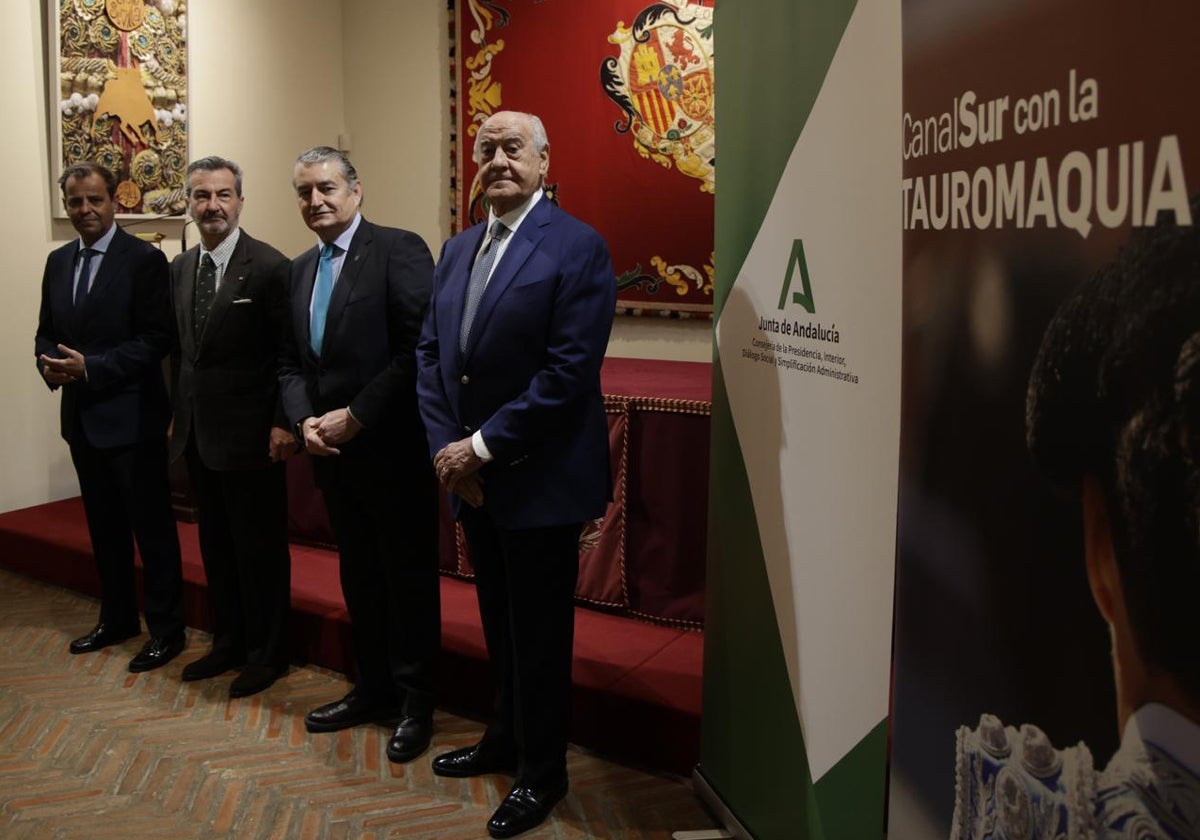 Juande Mellado, Marcelo Maestre, Antonio Sanz y Ramón Valencia, este martes en la Maestranza