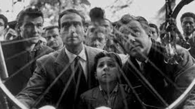 Fotograma de 'Ladrón de bicicletas', obra maestra de Vittorio de Sica