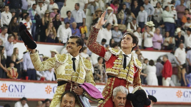 Roca Rey hace historia en Aguascalientes con un 'No hay billetes' de los de José Tomás